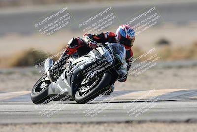 media/Nov-16-2025-Race Pace (Sun) [[8c5fa54630]]/Non Verified Riders (1st 20 Minutes)/1-Turn 14 (10am)/